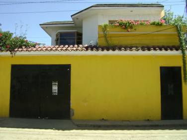 Comprar Casa Parramos Zona 1 - Image 4