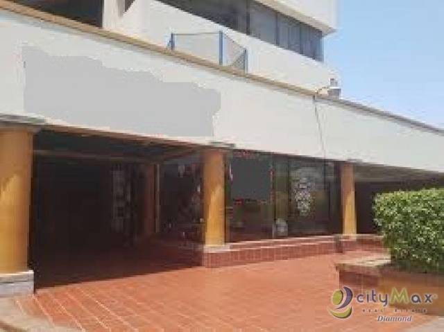 Venta de local en zona 14 sobre calle altamente transitada - Image 2