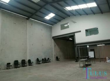 Ofibodega en renta zona 12 - Image 1