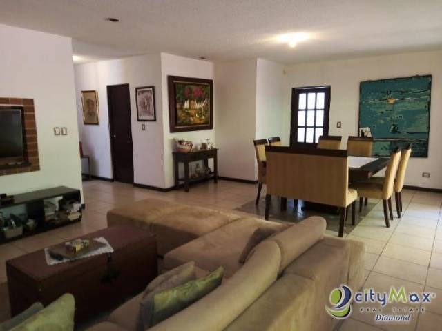 Venta Casa ubicada en área de Kanajuyú zona 16 - Image 3