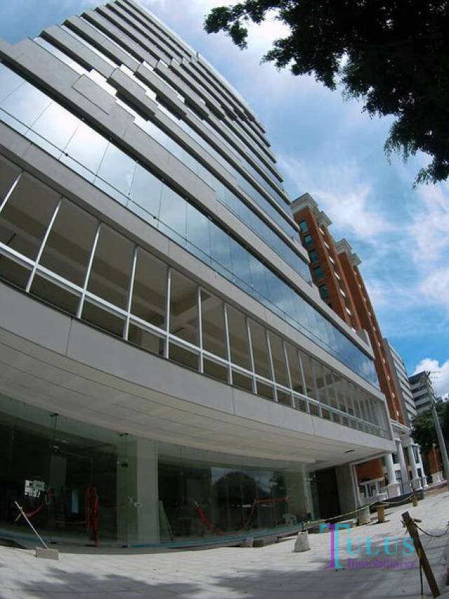 Edificio en renta en zona 10 - Image 4