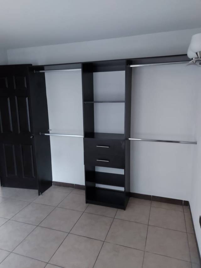 Renta Apartamento en zona 11 en Torre Mariscal - Miniatura 7