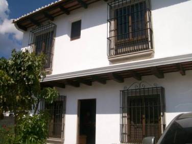CityMax Antigua renta apartamento cercano al centro de Antigua - Image 1