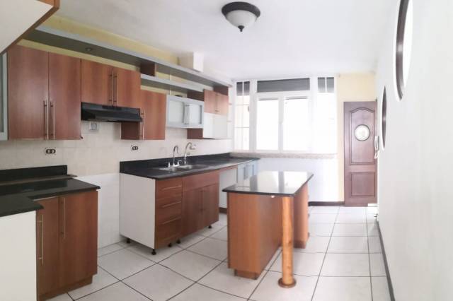 Venta de Casa en San José Pinula - Image 4