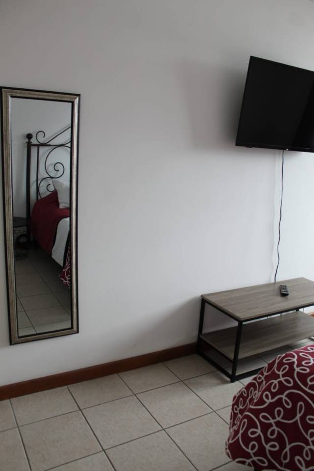 Alquiler apartamento amueblado en zona 14, ideal parejas y solteros - Miniatura 8