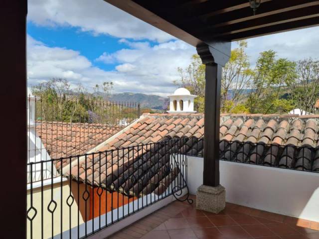 CityMax Antigua vende casa en residencial de Ciudad Vieja - Image 2