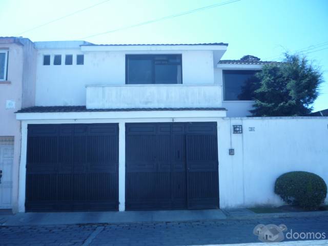Alquilo casa en zona residencial - Image 1