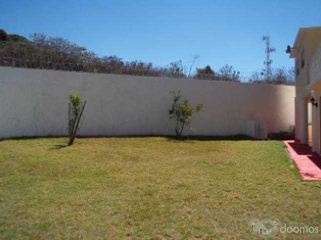 VENDO HERMOSA CASA CON GRAN TERENO - Miniatura 6