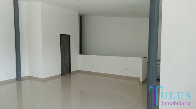 Local en renta en zona 10 - Miniatura 5