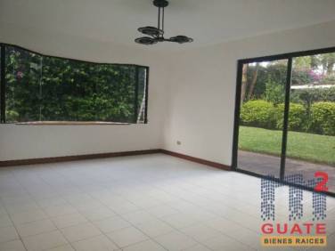 Casa de 330 m2 de construcción,  en Venta Muxbal - Image 1