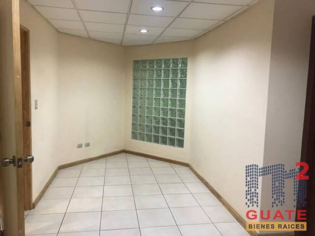 Oficina de 23 m2 de construcción en Renta, Zona 10 - Image 3
