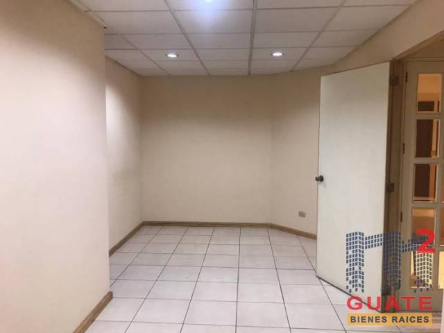 Oficina de 23 m2 de construcción en Renta, Zona 10 - Image 4
