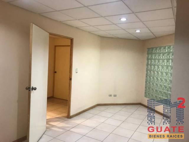 Oficina de 23 m2 de construcción en Renta, Zona 10 - Image 5