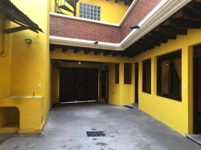 CityMax Antigua renta casa amplia en Jocotenango Sacatepéquez - Miniatura 2