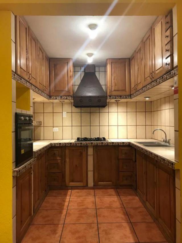 CityMax Antigua renta casa amplia en Jocotenango Sacatepéquez - Miniatura 4