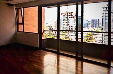 Alquiler apartamento zona 10 a una cuadra de Fontabella - Image 1