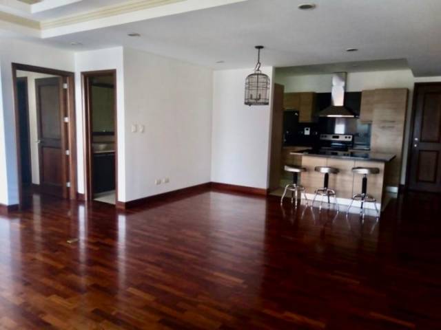 Alquiler apartamento zona 10 a una cuadra de Fontabella - Image 3