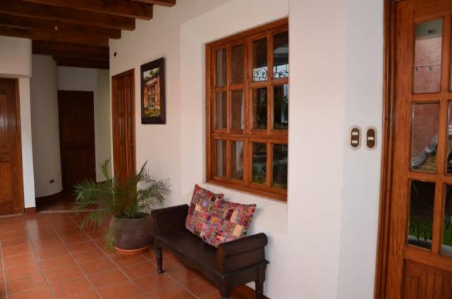 CityMax Antigua renta casa amueblada en Antigua Guatemala - Miniatura 6