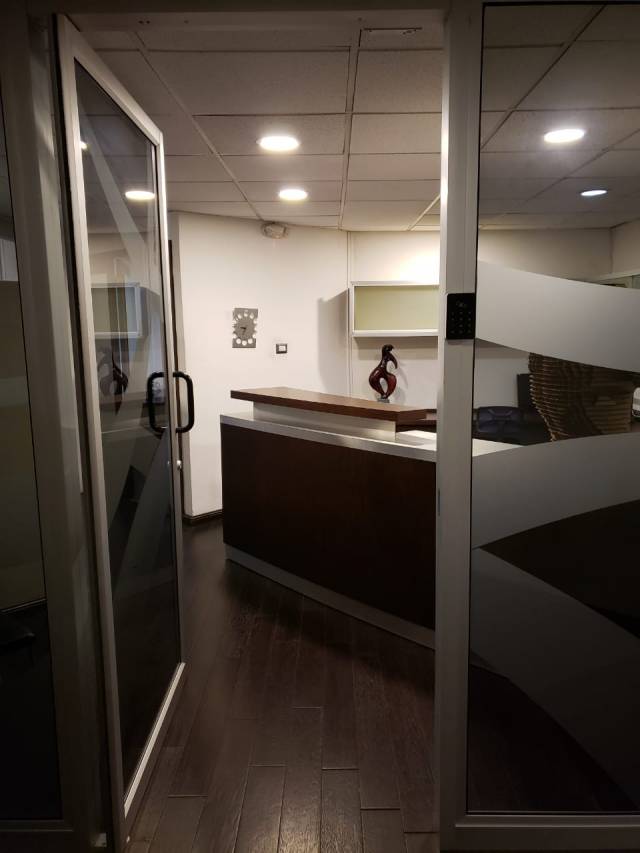 Alquiler oficina amueblada en zona 15 - Miniatura 6