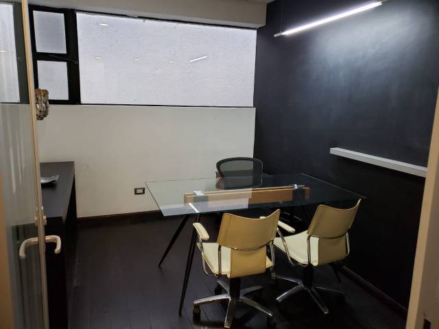 Alquiler oficina amueblada en zona 15 - Miniatura 8