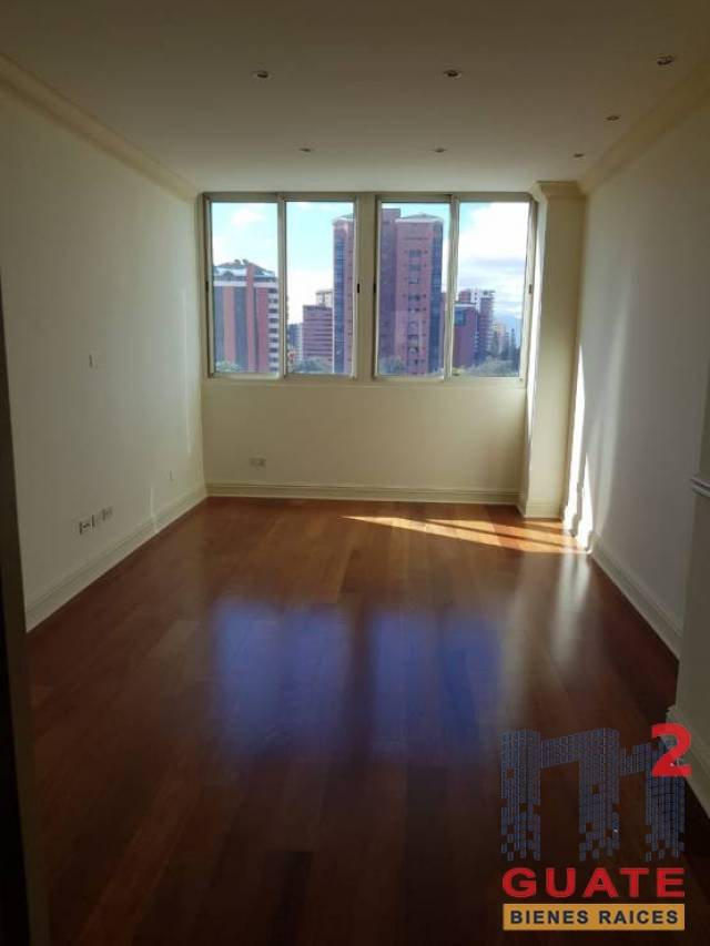 Apartamento de 318 m2 de construcción en Venta, Zona 14 - Image 4