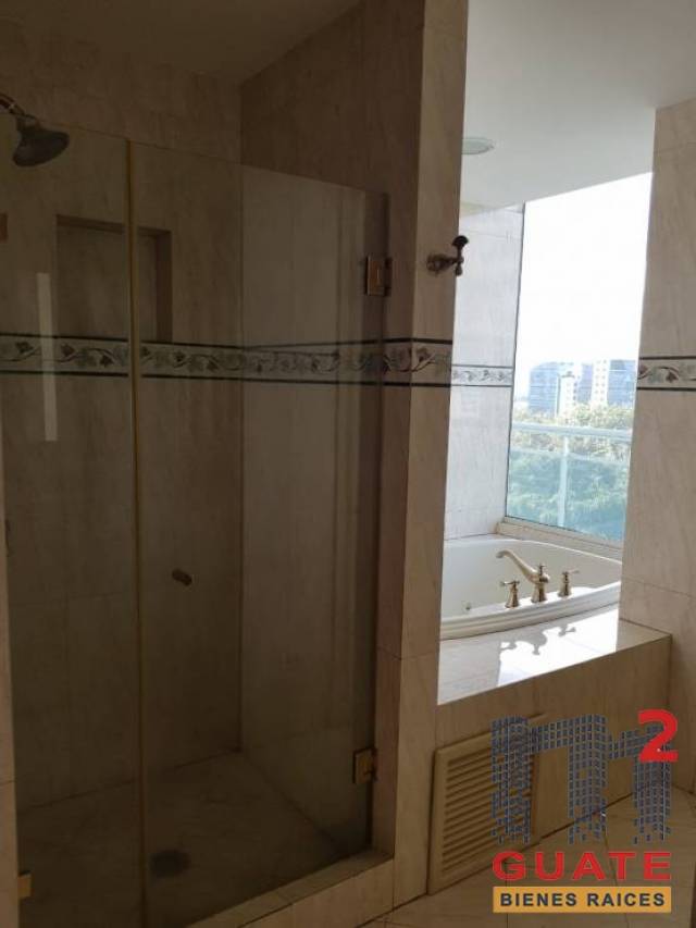 Apartamento de 318 m2 de construcción en Venta, Zona 14 - Miniatura 7