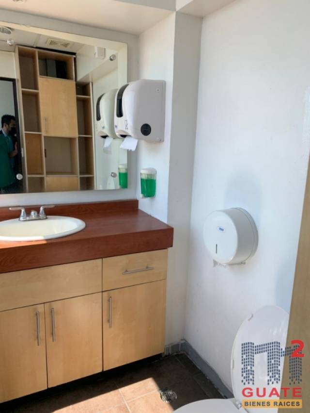 Oficina de 346 m2 de construcción en Renta, Zona 11 - Miniatura 9