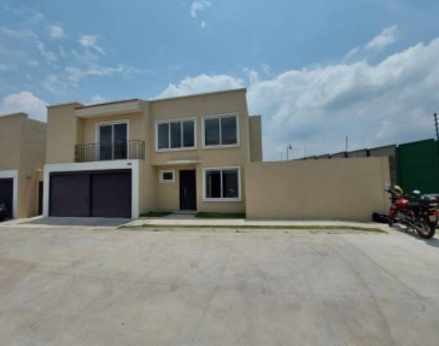 Venta de casa en condominio en Fraijanes - Image 5