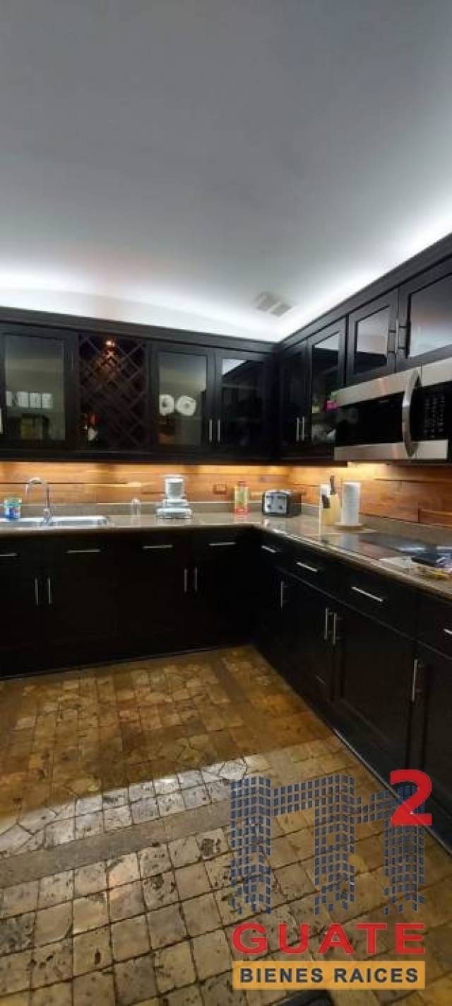 Apartamento de 150 m2 de construcción en Renta, Zona 10 - Miniatura 4