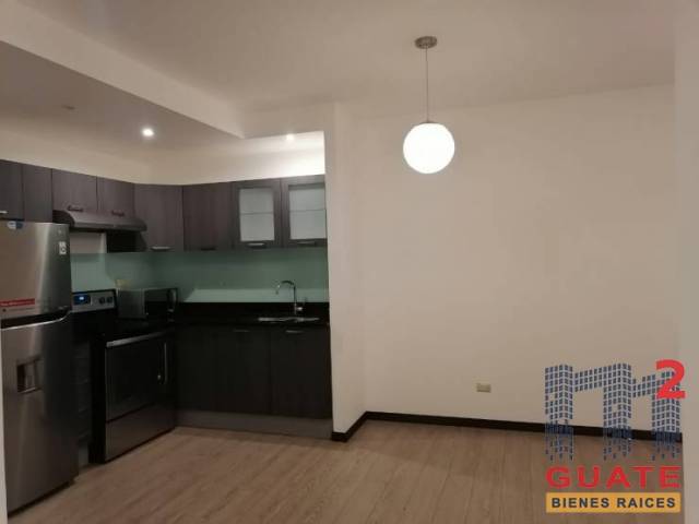 Apartamento de 99 m2 de construcción en Renta, Zona 10 - Image 3