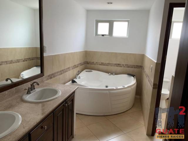 Apartamento de 257 m2 de construcción en Renta, Zona 15 - Miniatura 7