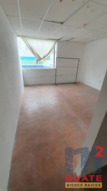 Local de 126 m2 de construcción, en Renta Zona 10 - Image 1
