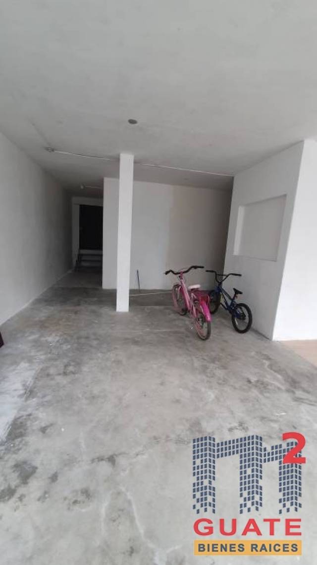 Local de 126 m2 de construcción, en Renta Zona 10 - Image 2