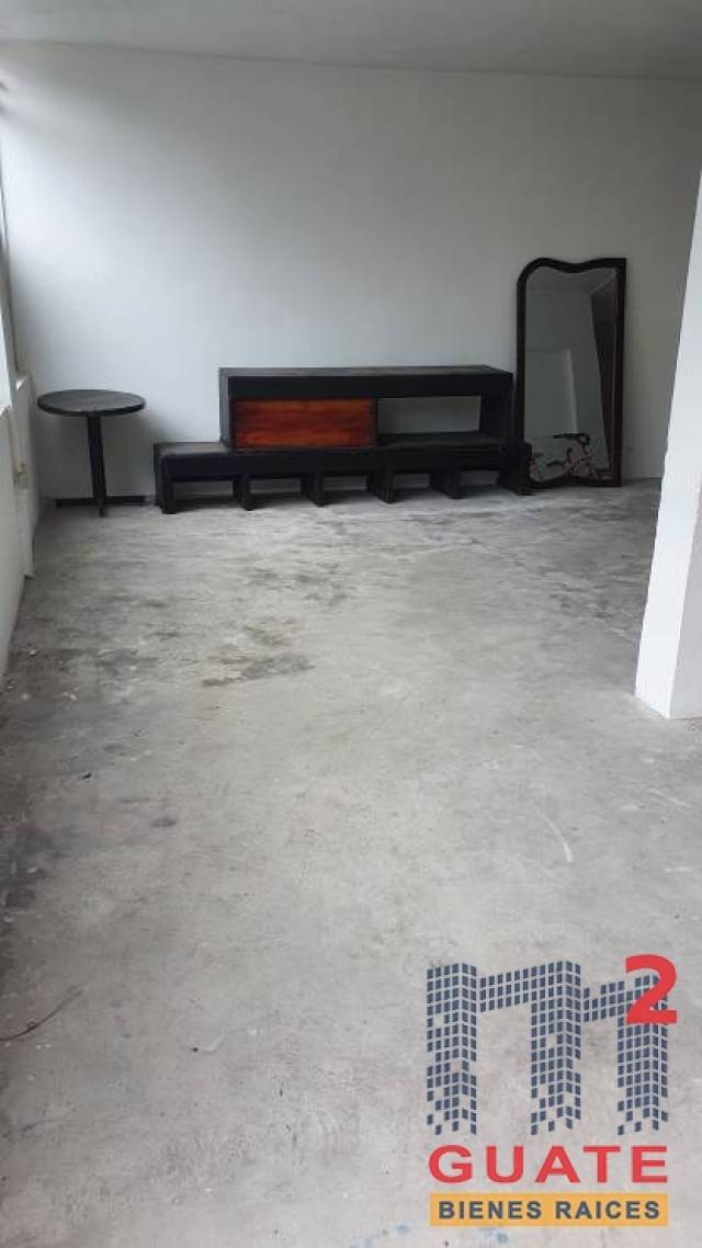 Local de 126 m2 de construcción, en Renta Zona 10 - Image 3