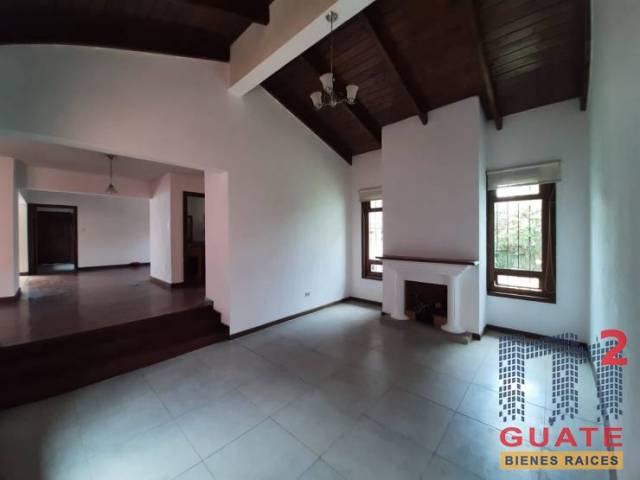 Casa de 302 m2 de construcción, en Renta, Zona 15 - Image 5
