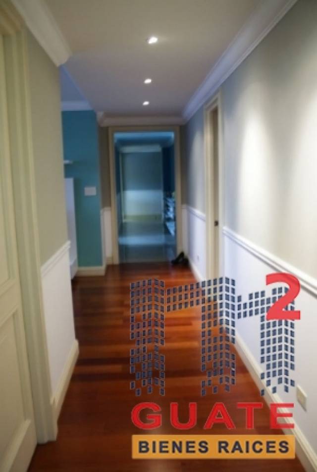 Apartamento de 252 m2 de construcción en Venta, Zona 14 - Miniatura 8