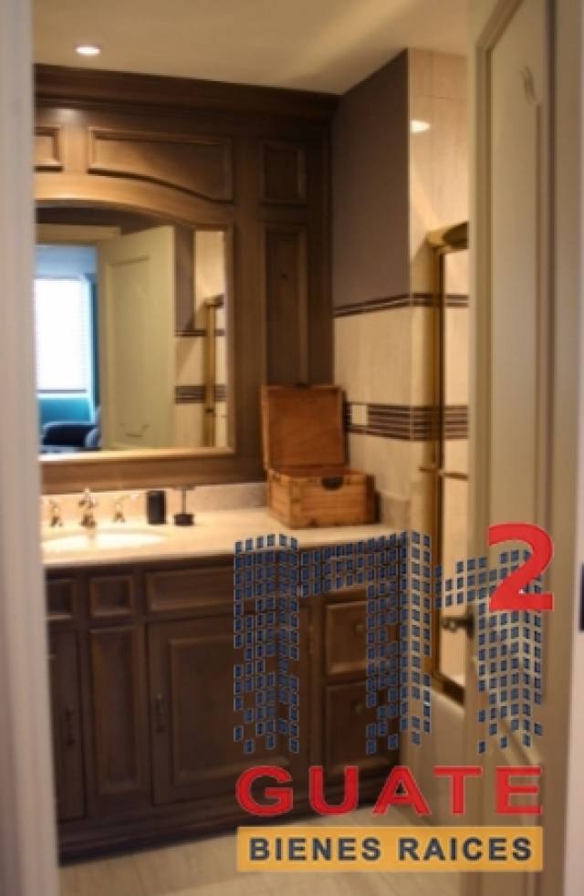 Apartamento de 252 m2 de construcción en Venta, Zona 14 - Miniatura 9