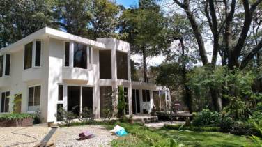 CityMax Antigua Casa en venta en Hojarascas Mixco Z. 1 - Image 1