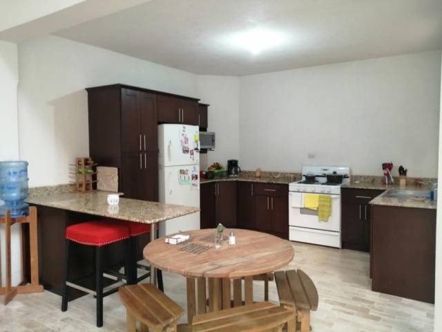 CityMax Antigua Casa en venta en Hojarascas Mixco Z. 1 - Miniatura 3