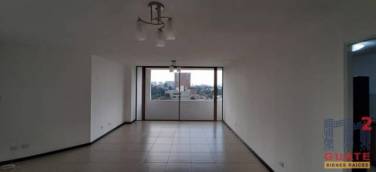 Apartamento de 138 m2 de construcción en Renta, Zona 10 - Image 1