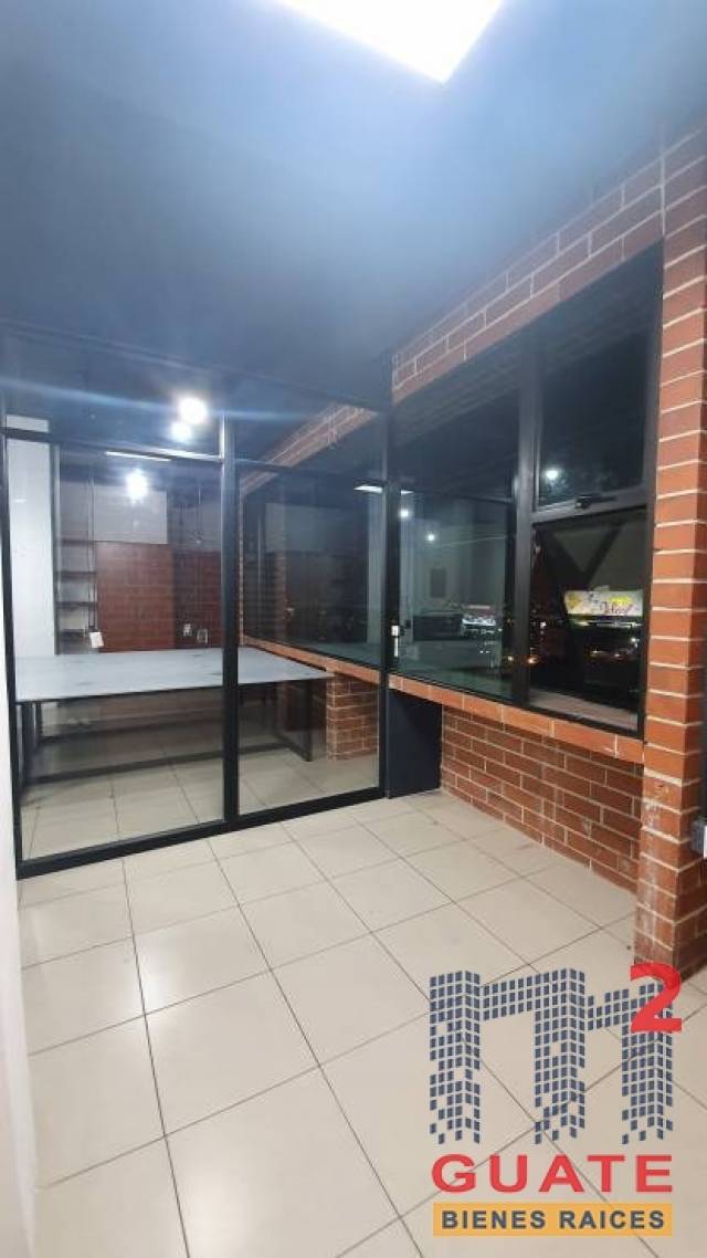 Oficina de 49 m2 de construcción, en Renta Zona 11 - Image 2