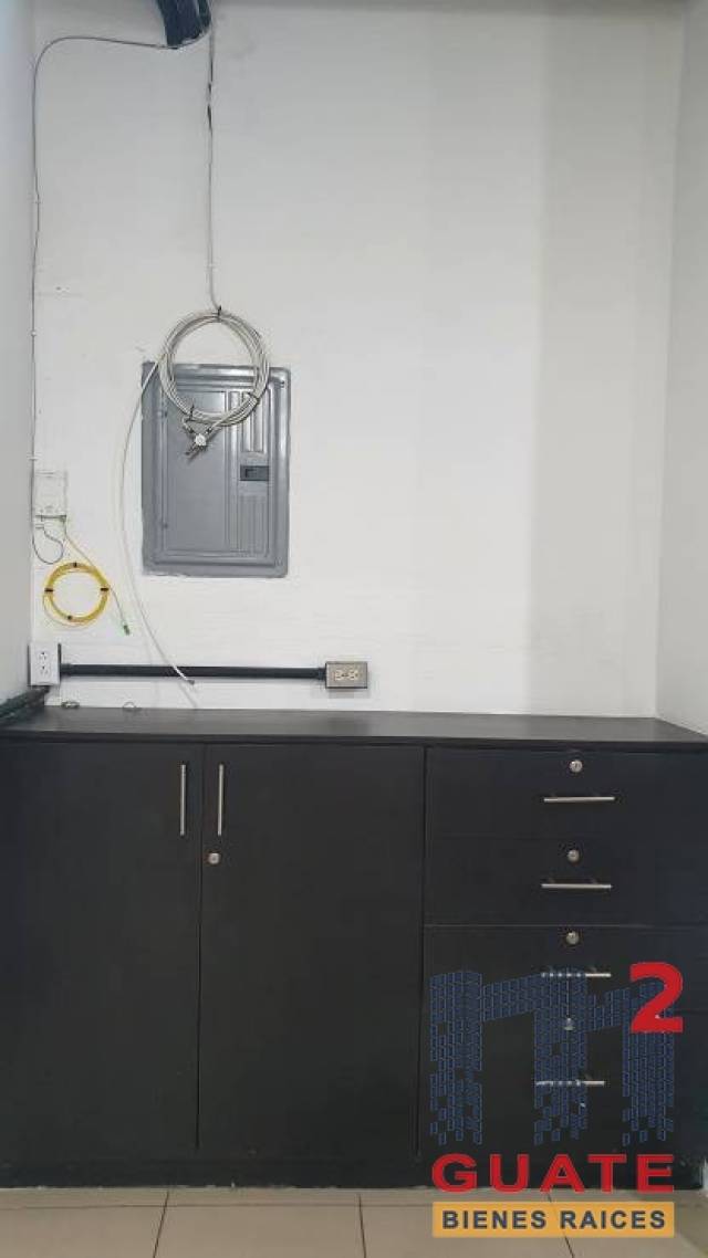 Oficina de 49 m2 de construcción, en Renta Zona 11 - Image 5