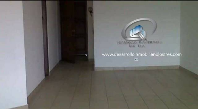 Apartamento en renta en zona 10 sin muebles - Image 4