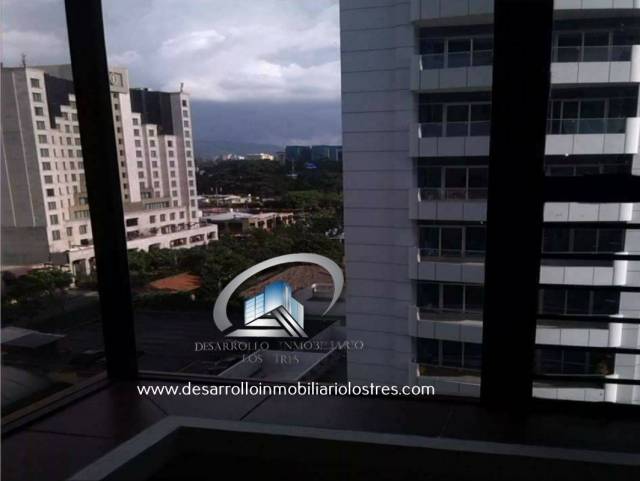 Apartamento en renta en zona 10 sin muebles - Miniatura 6
