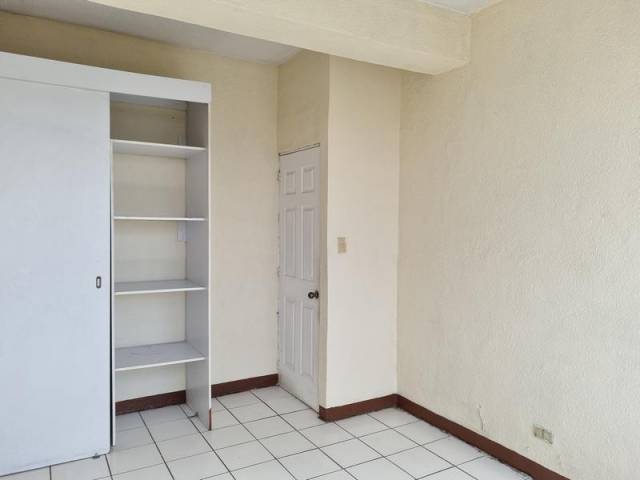 AMPLIO APARTAMENTO, 3 DORMITORIOS EN CIUDAD SAN CRISTOBAL - Miniatura 4