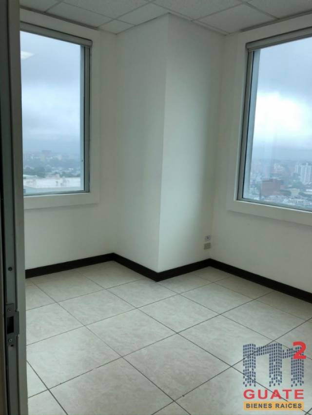 Oficina de 87.88 m2 de construcción en Renta, Zona 10 - Image 2