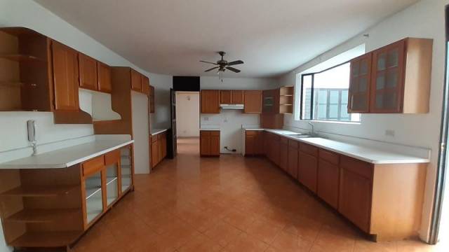 CASA EN VENTA SAN CRISTÓBAL EN COLONA SOBRE BULEVAR - Image 2