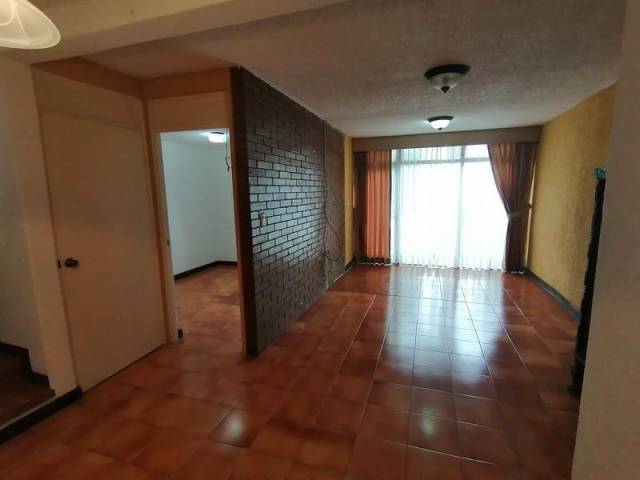 Casa en Venta en Condominio, Calzada Mateo Flores, Z.7 - Image 3