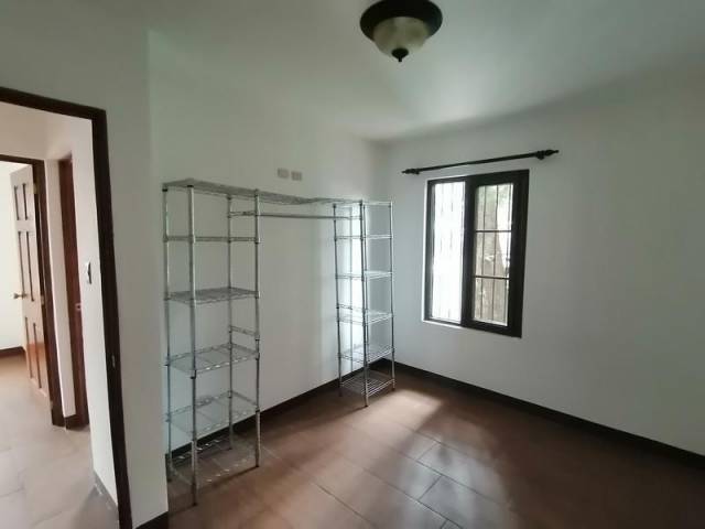 Casa en Venta en Condominio, Calzada Mateo Flores, Z.7 - Image 4