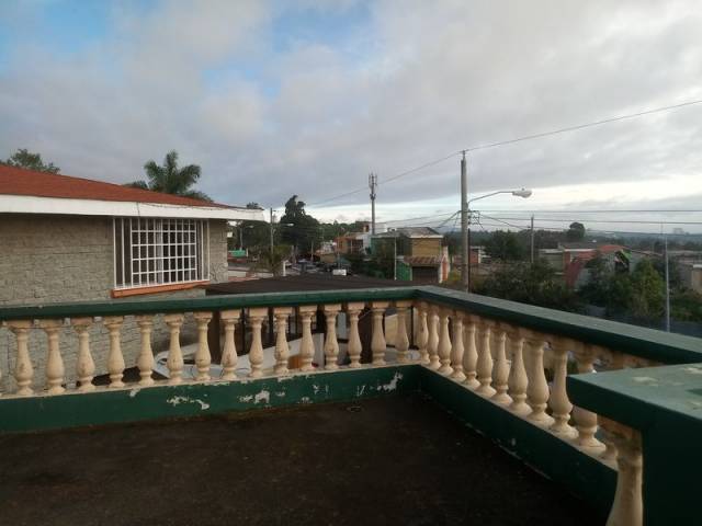 RENTO HERMOSA CASA EN PINARES, SAN CRISTOBAL. - Image 3